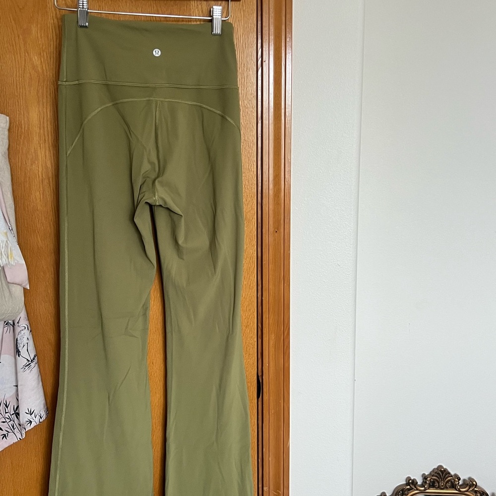 Lululemon groove super high rise size 6 reg length